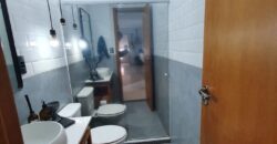 Excelente apartamento com varanda, reformado, 2qts.